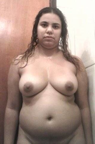 Gordinha deliciosa dos peitos grandes totalmente pelada de Itaboraí RJ